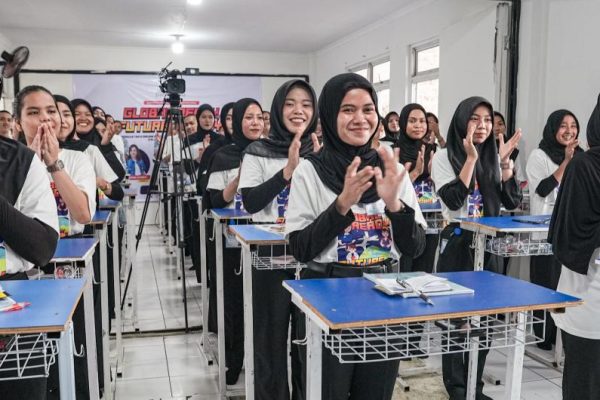universitas paramadina_S2 Komunikasi_smk go global_09
